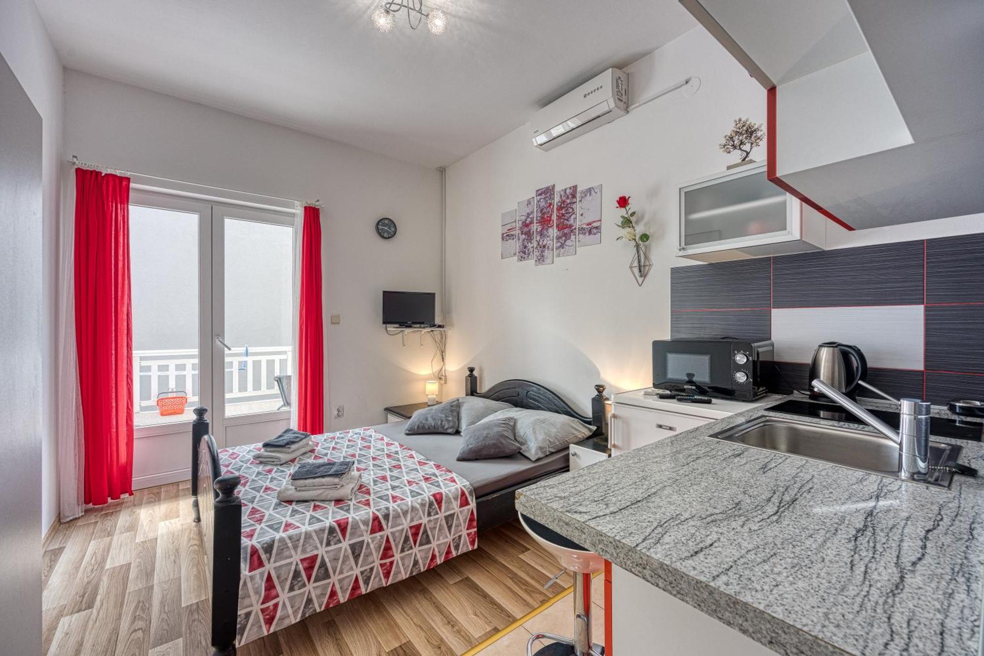 מאקרסקה Studio Apartmani Ivanda מראה חיצוני תמונה